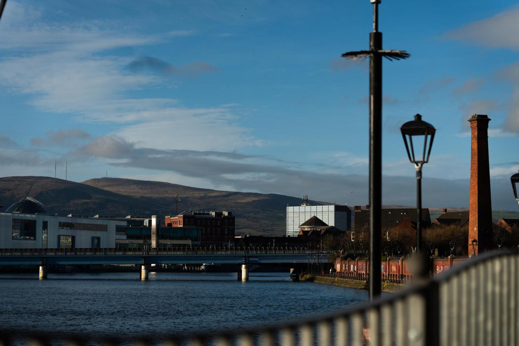 River Side Apartment, City Centre - Beautiful View And Free Parking! Belfast Exterior photo